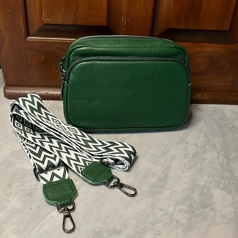 Boutique Leather Camera bag Crossbody bag Hunter Green/Gunmetal HW 2 straps NWOT